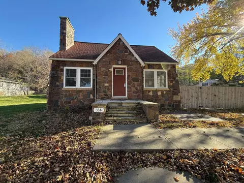 338 James Ave, Mankato, MN 56001