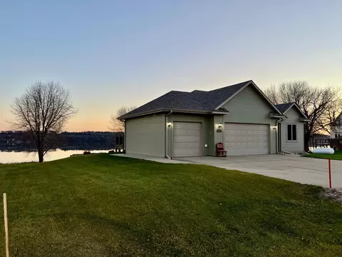 83987 Ridge Creek Dr, Clinton, MN 56225