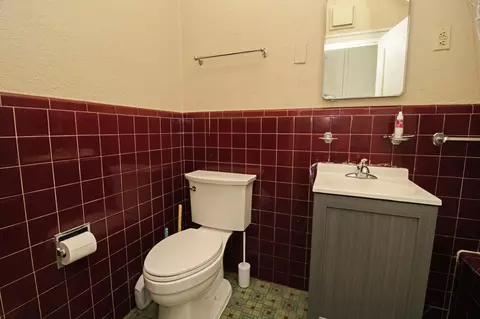 Bath - 815 5th Ave S, Saint Cloud, MN 56301 photo 1 of 5