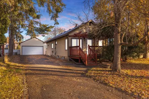 1139 County Road B W, Roseville, MN 55113