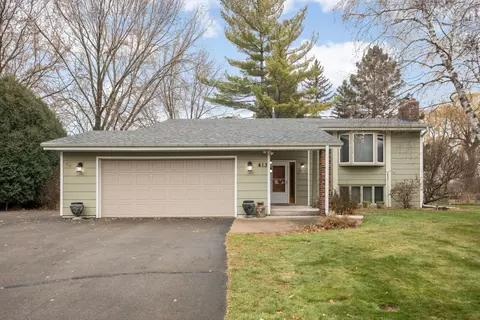 413 E 153rd St, Burnsville, MN 55306