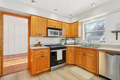 Kitchen - 1808 Cedar Pl, Buffalo, MN 55313 photo 4 of 5