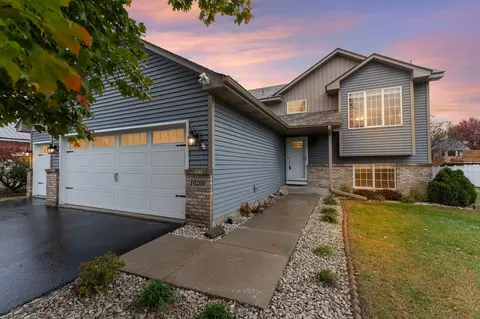 10200 Pleasure Creek Pkwy W, Blaine, MN 55434