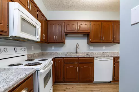 Kitchen - 4575 Horizon Cir, Eagan, MN 55123 photo 1 of 2