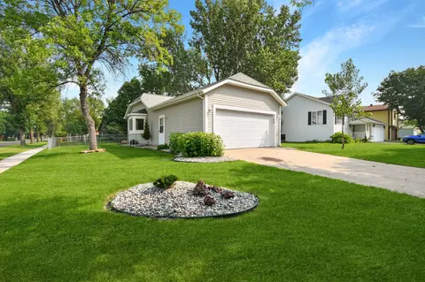 2119 27 Ave S, Fargo, ND 58103