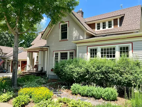 517 2nd St E, Northfield, MN 55057