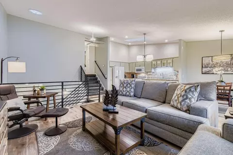 2422 County Road D W #2, Saint Paul, MN 55112