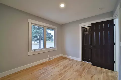 Entry Way - 1005 N Street St NE, Brainerd, MN 56401 photo 2 of 2