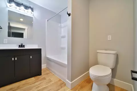 Bath - 1005 N Street St NE, Brainerd, MN 56401 photo 1 of 1
