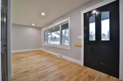 Entry Way - 1005 N Street St NE, Brainerd, MN 56401 photo 1 of 2