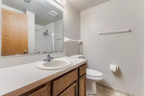 Bath - 4241 Blackhawk Rd, Eagan, MN 55122 photo 3 of 3