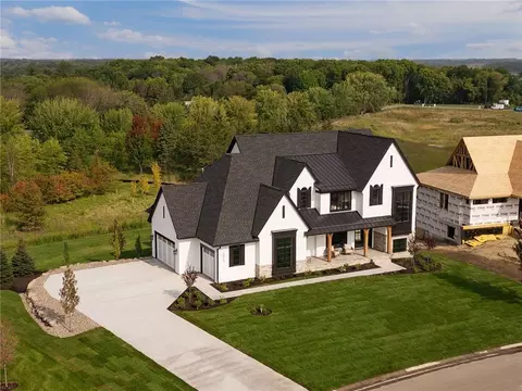 15503 Robinwood Dr, Minnetonka, MN 55345