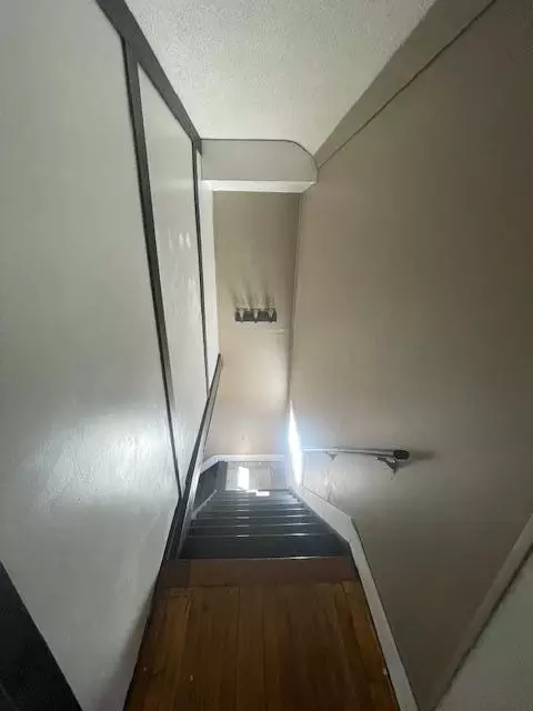 Entry Way - 5030 Idlewild St, Duluth, MN 55804 photo 3 of 3