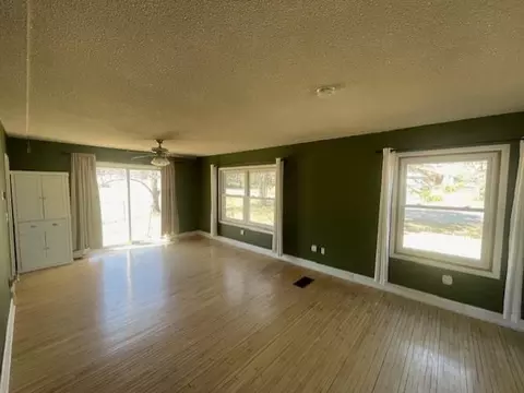 Living - 5030 Idlewild St, Duluth, MN 55804 photo 1 of 1