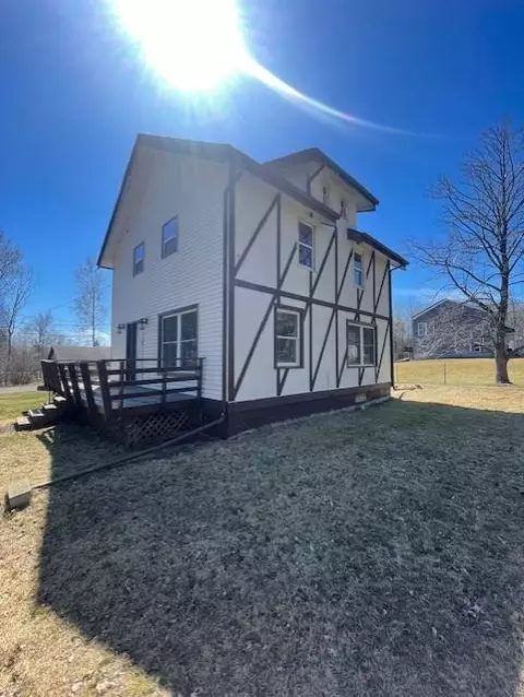 Exterior - 5030 Idlewild St, Duluth, MN 55804 photo 1 of 6