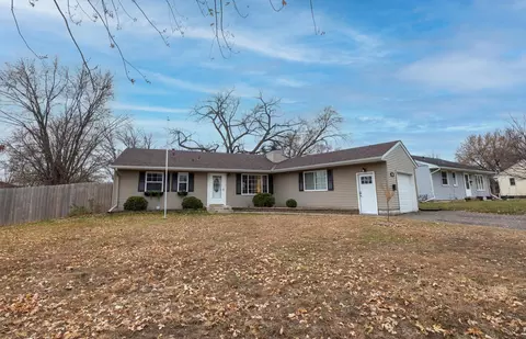 7825 58th Pl N, Crystal, MN 55428