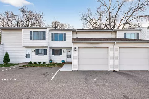 605 Portland Dr E, Burnsville, MN 55337