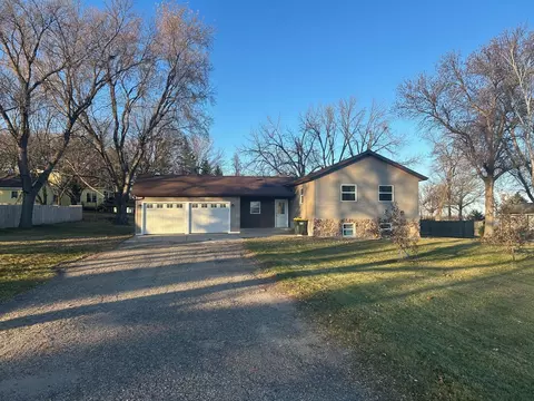 1795 50th Ave NE, Willmar, MN 56201