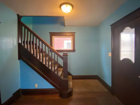Entry Way - 304 E 3rd St, Albert Lea, MN 56007 photo 1 of 4