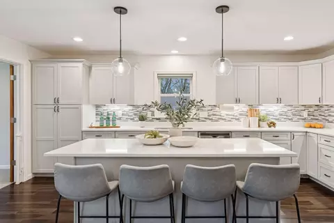 7560 Superior Ter, Eden Prairie, MN 55344