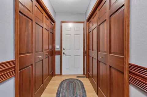 Entry Way - 706 24th St SE, Willmar, MN 56201 photo 6 of 7