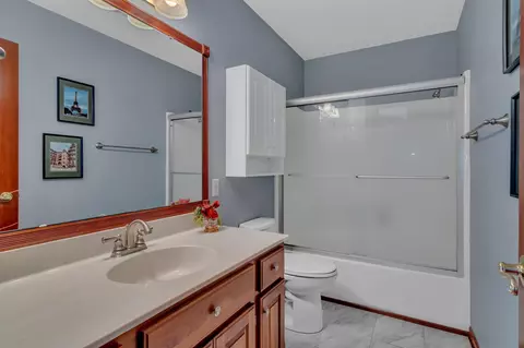 Bath - 706 24th St SE, Willmar, MN 56201 photo 3 of 3