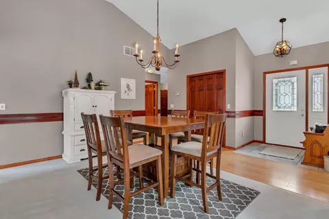 Dining - 706 24th St SE, Willmar, MN 56201 photo 3 of 3