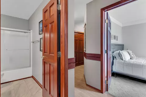 Entry Way - 706 24th St SE, Willmar, MN 56201 photo 5 of 7