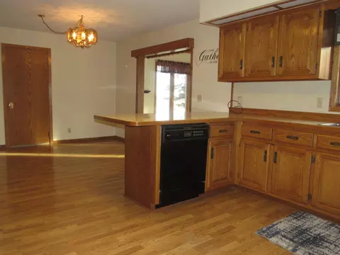 Kitchen - 411 Front St E, Fulda, MN 56131 photo 3 of 4