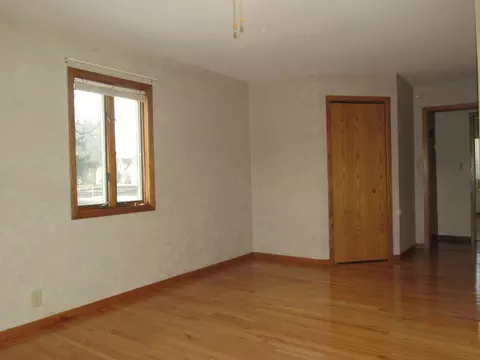 Living - 411 Front St E, Fulda, MN 56131 photo 3 of 4