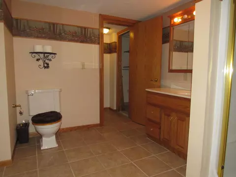 Bath - 411 Front St E, Fulda, MN 56131 photo 2 of 4