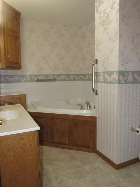 Bath - 411 Front St E, Fulda, MN 56131 photo 1 of 4