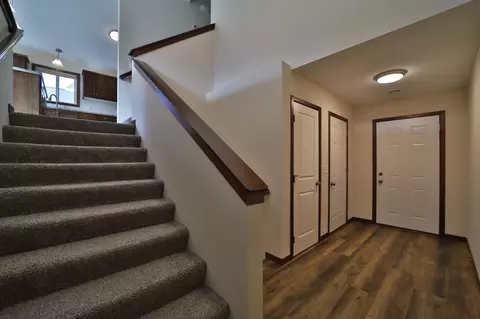 Entry Way - 978 York Crt, Brainerd, MN 56401 photo 3 of 5