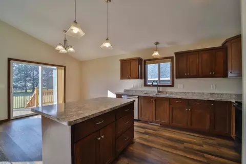 Kitchen - 978 York Crt, Brainerd, MN 56401 photo 3 of 5