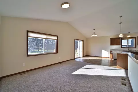 Living - 978 York Crt, Brainerd, MN 56401 photo 4 of 7