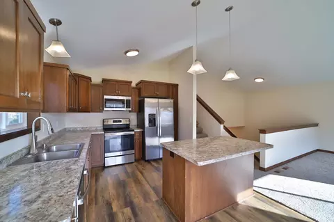 Kitchen - 978 York Crt, Brainerd, MN 56401 photo 2 of 5