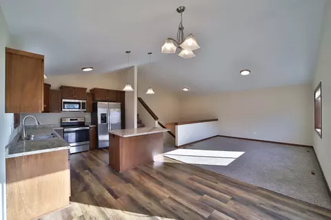 Living - 978 York Crt, Brainerd, MN 56401 photo 1 of 7