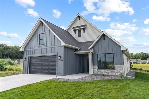 2236 Aftonn Cir, Hudson, WI 54016
