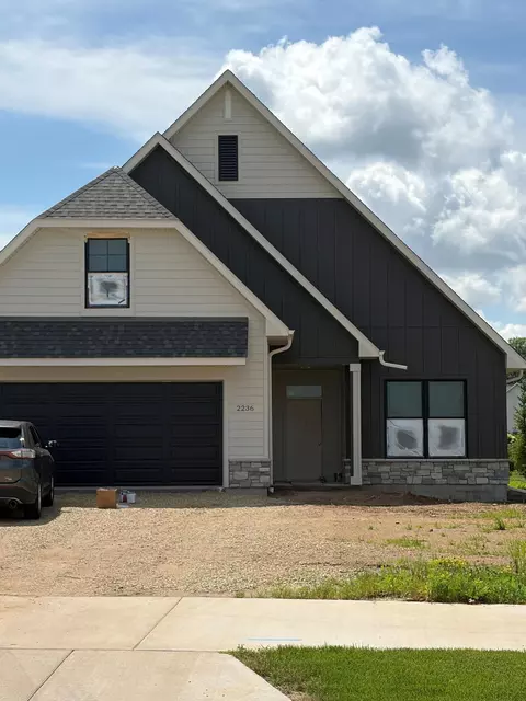 2236 Aftonn Cir, Hudson, WI 54016