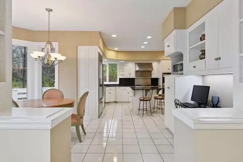 Kitchen - 19875 Andover Pl, Excelsior, MN 55331 photo 8 of 10