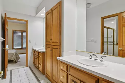 Bath - 19875 Andover Pl, Excelsior, MN 55331 photo 10 of 10