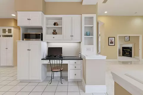 Kitchen - 19875 Andover Pl, Excelsior, MN 55331 photo 9 of 10