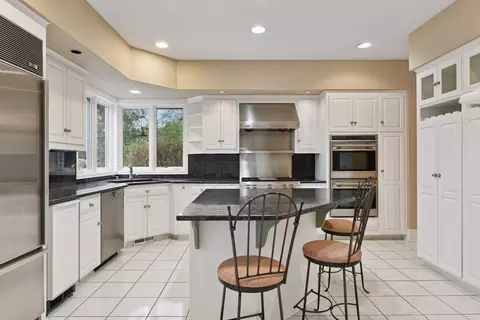 Kitchen - 19875 Andover Pl, Excelsior, MN 55331 photo 4 of 10