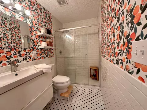 Bath - 1013 Olena Ave, Willmar, MN 56201 photo 1 of 5