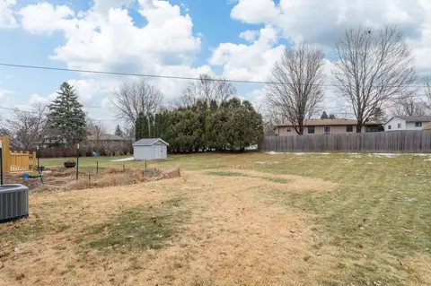 Exterior - 835 Westwood Dr, Faribault, MN 55021 photo 3 of 4