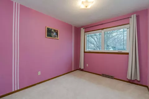 Bedroom - 835 Westwood Dr, Faribault, MN 55021 photo 4 of 6