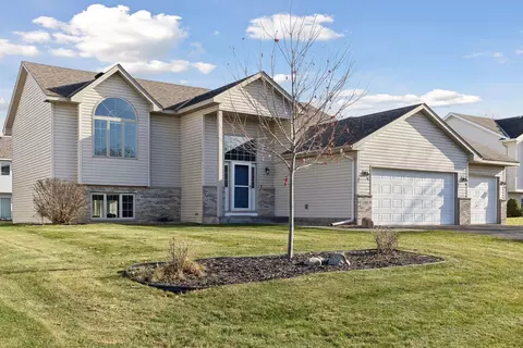 1340 Evergreen Pl, Mayer, MN 55360