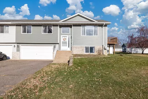 716 Main St W, Isanti, MN 55040