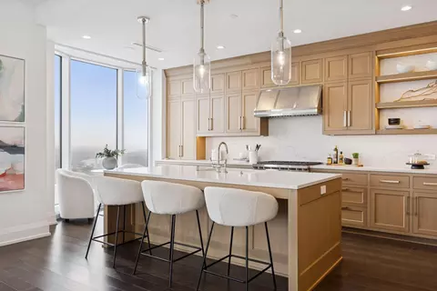 1111 W River Pkwy #24C, Minneapolis, MN 55415