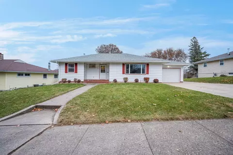 847 S Hampton St, Fairmont, MN 56031
